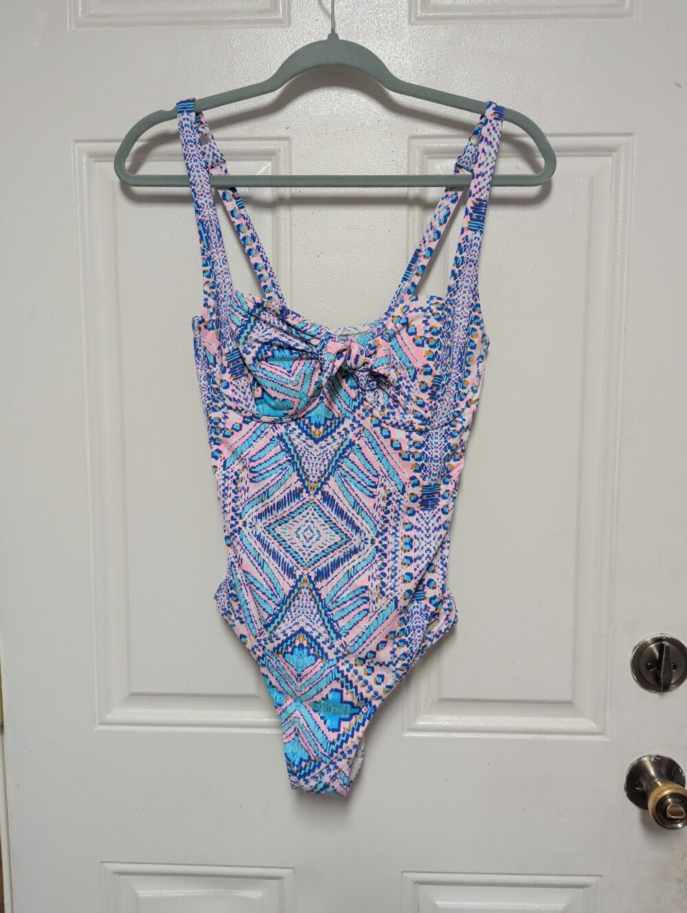 SUNSEEKER Pink  Blue  Geometric One Piece Swimsuit Underwire  Women's Sz 6 D cup